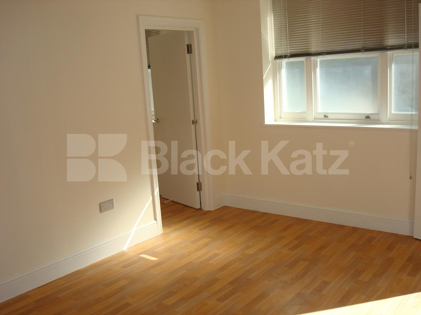 			NEW INSTRUCTION !, 1 Bedroom, 1 bath, 1 reception Flat			 Leverton Street, KENTISH TOWN